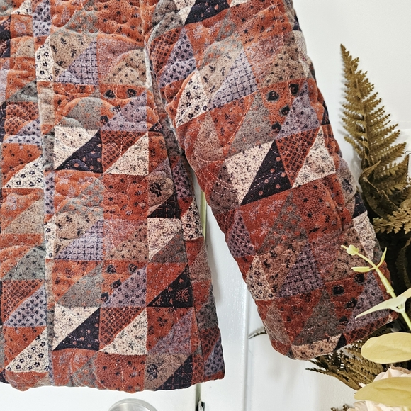 Vintage 90s Velvet Quilted Patchwork Patterned Jacket w/ Frog Closures - Picture 12 of 15